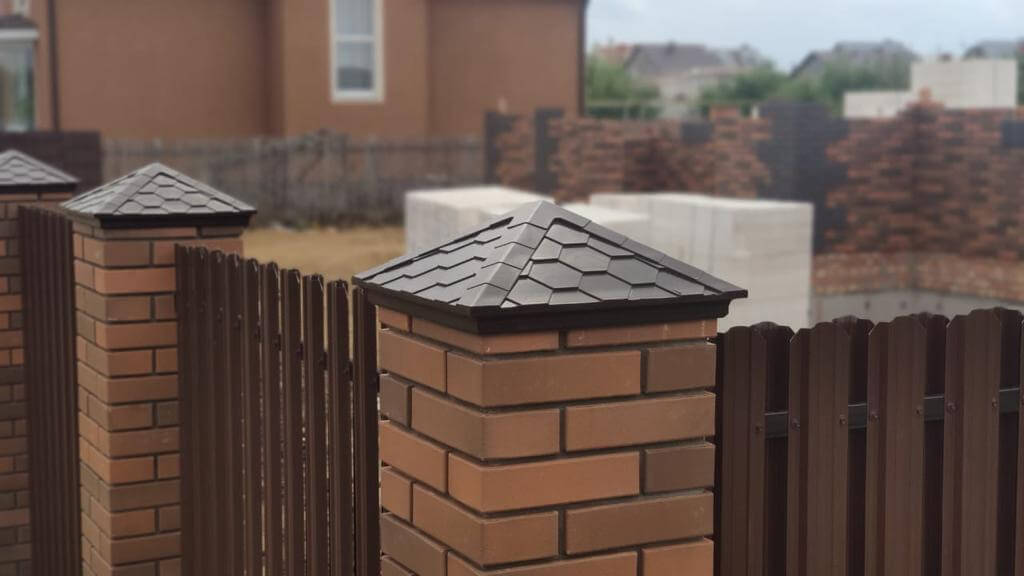 Колпак Zking Эверест Коричневый на столб 1.5х1.5 кирпича (390х390мм) в Таганроге фото