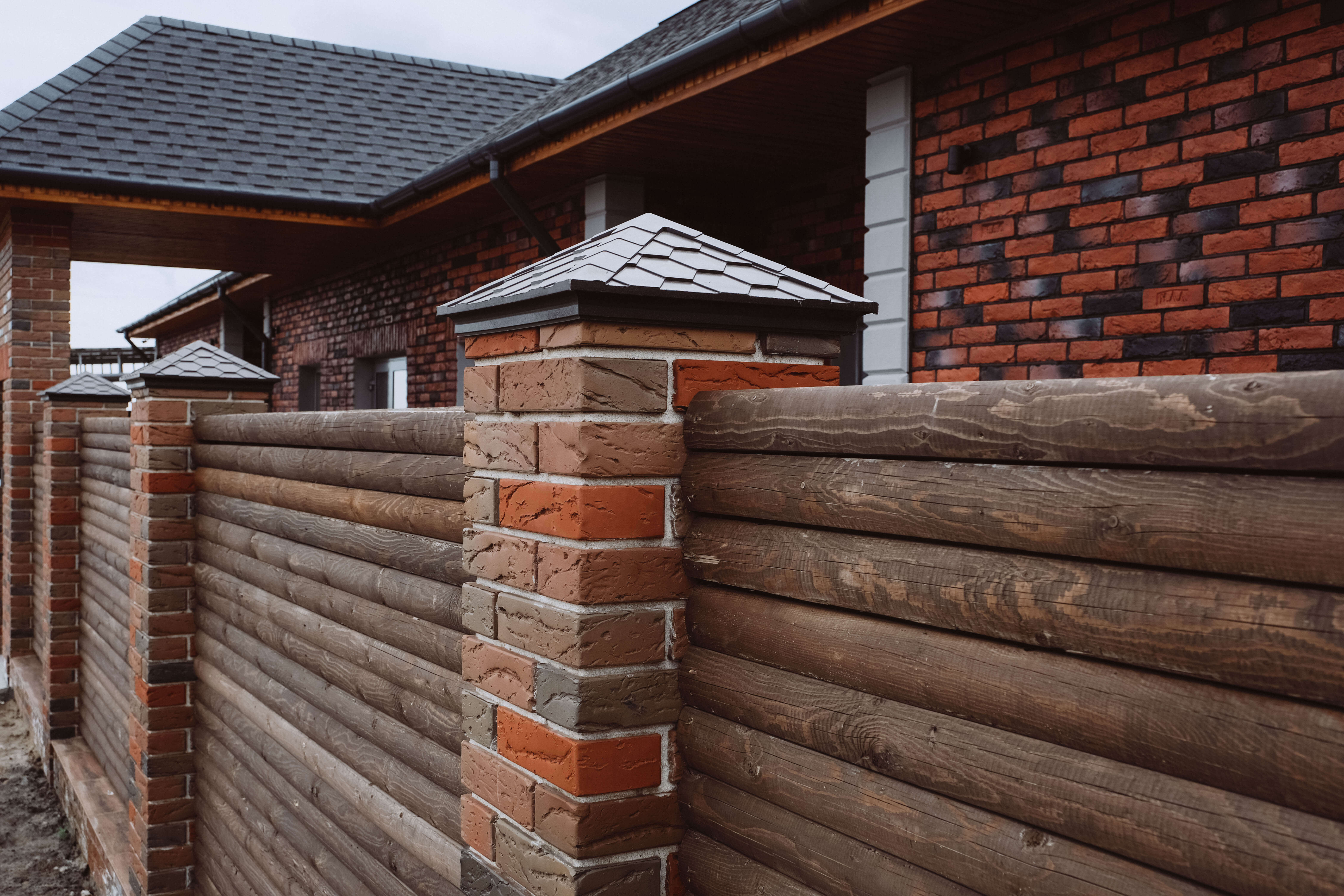 Колпак Zking Эверест Коричневый на столб 1.5х1.5 кирпича (390х390мм) в Таганроге фото