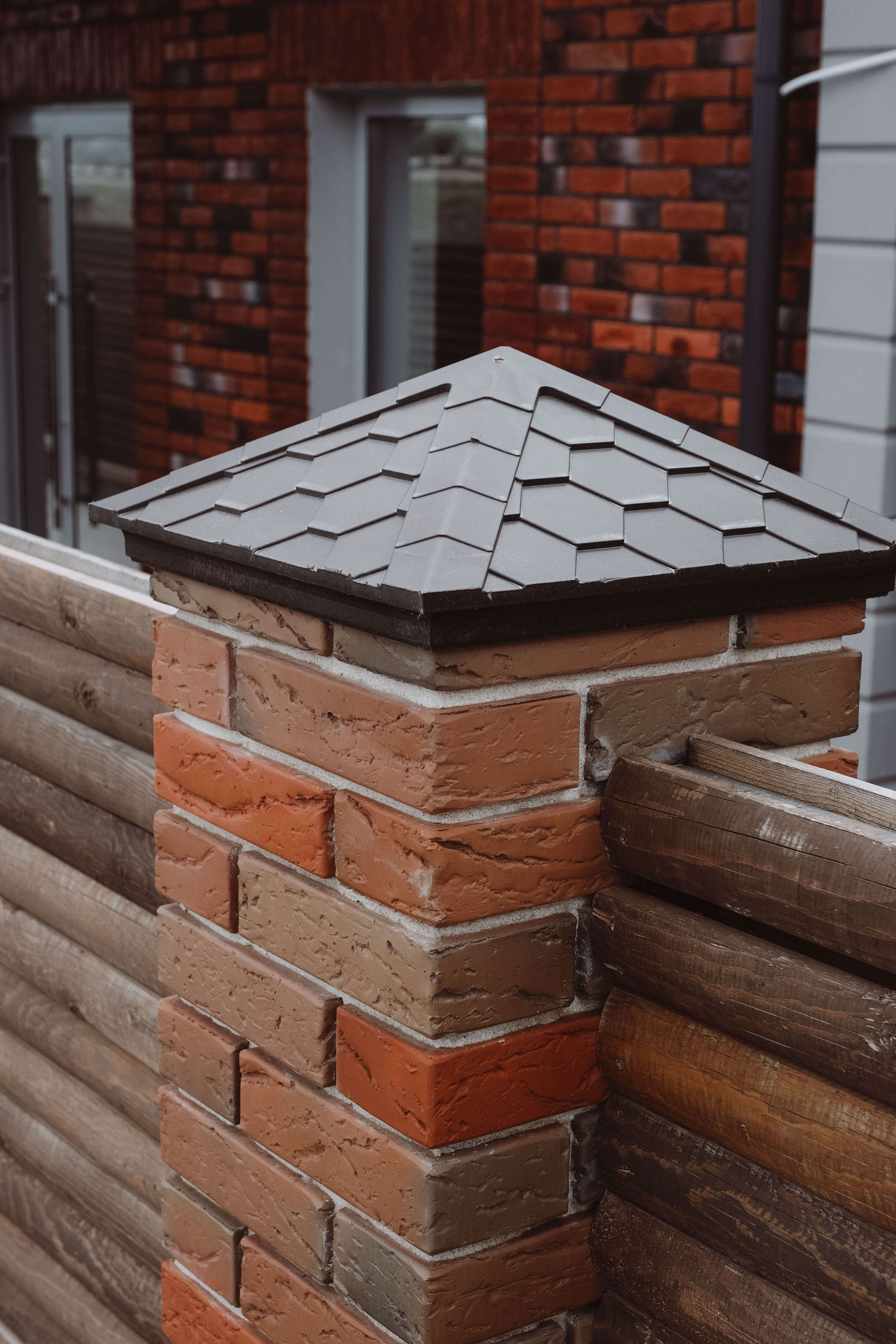 Колпак Zking Эверест Коричневый на столб 1.5х1.5 кирпича (390х390мм) в Таганроге фото