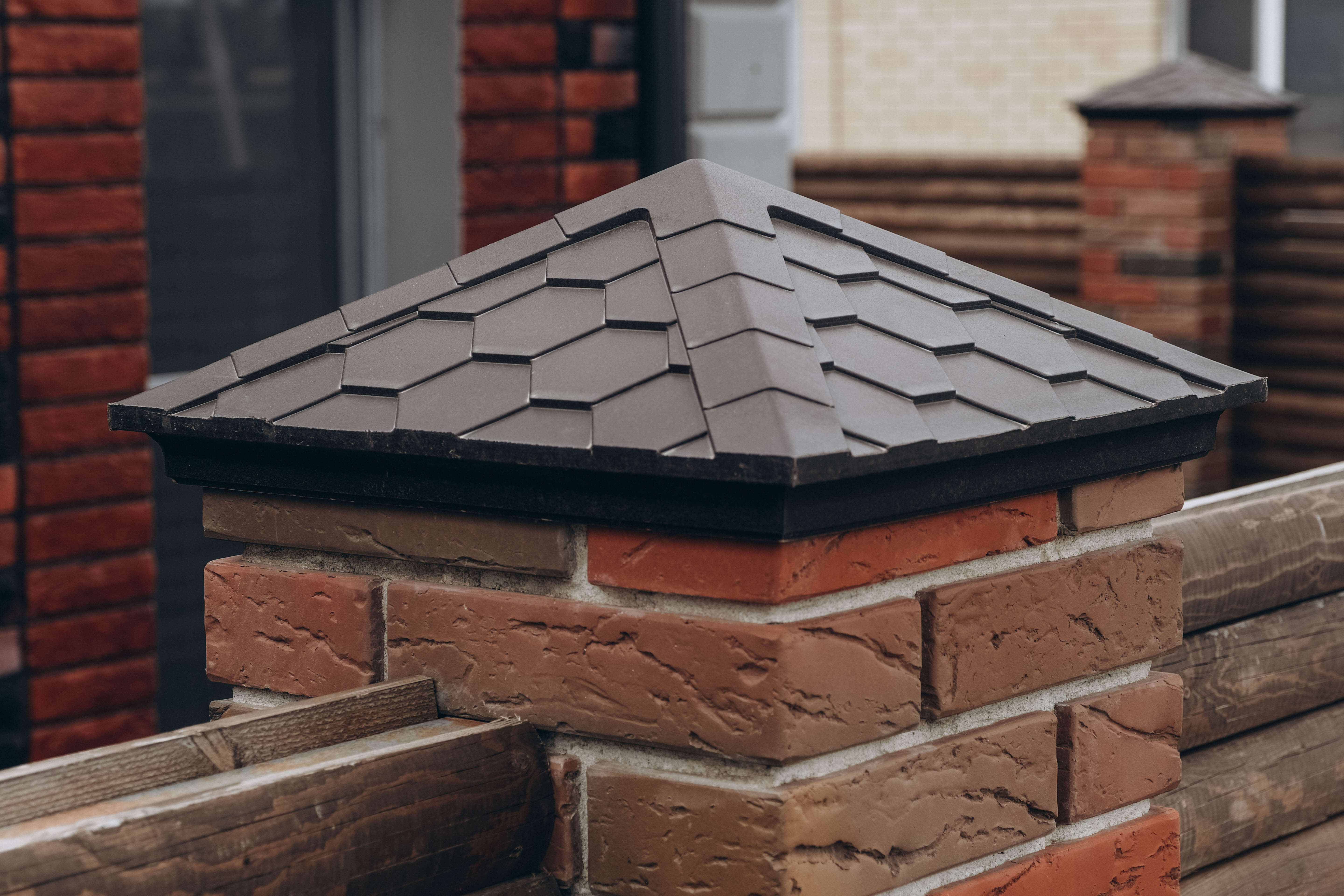 Колпак Zking Эверест Коричневый на столб 1.5х1.5 кирпича (390х390мм) в Таганроге фото